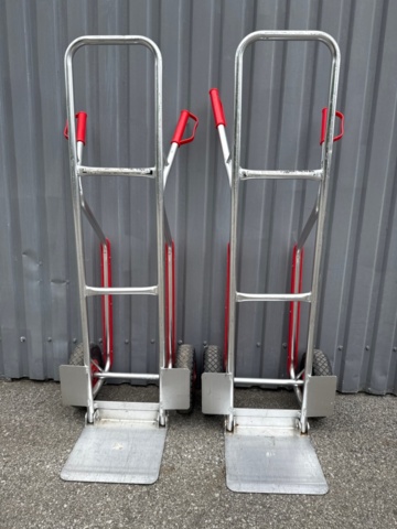 1535520-6 Warehouse trolleys and aluminum ladders