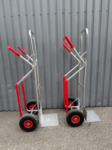 1535520-7 Warehouse trolleys and aluminum ladders