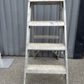 1535520-10 Warehouse trolleys and aluminum ladders