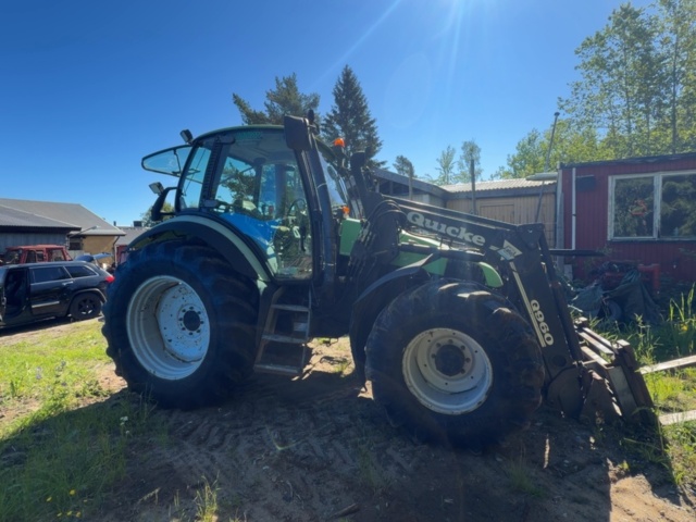 1529861-4 Traktor med frontlastare - Deutz-Fahr Agrofarm 110 med Quicke Q960