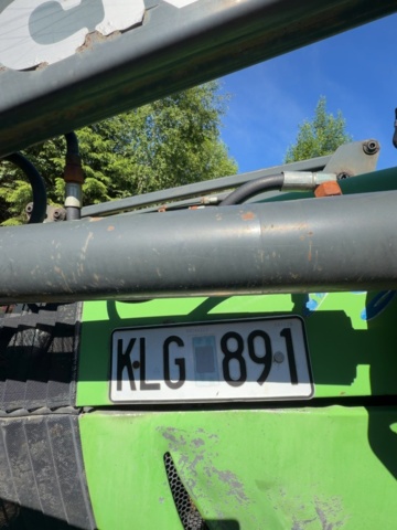 1529861-10 Traktor med frontlastare - Deutz-Fahr Agrofarm 110 med Quicke Q960
