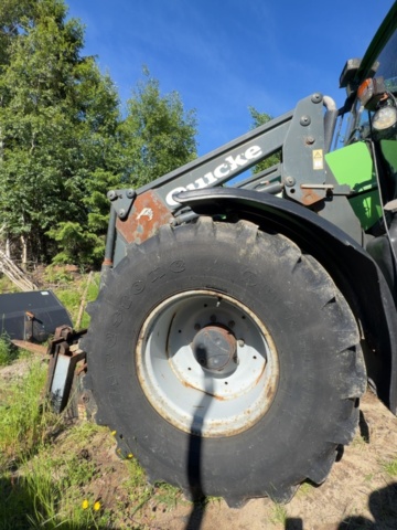 1529861-11 Traktor med frontlastare - Deutz-Fahr Agrofarm 110 med Quicke Q960