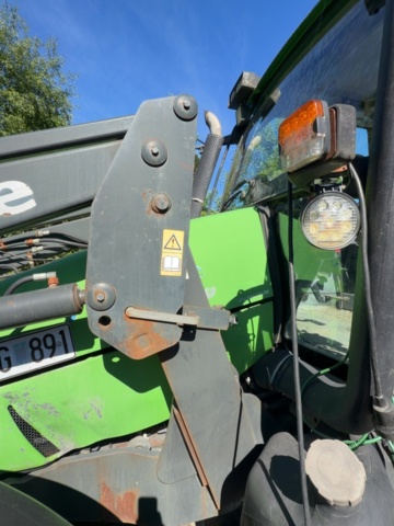 1529861-27 Traktor med frontlastare - Deutz-Fahr Agrofarm 110 med Quicke Q960