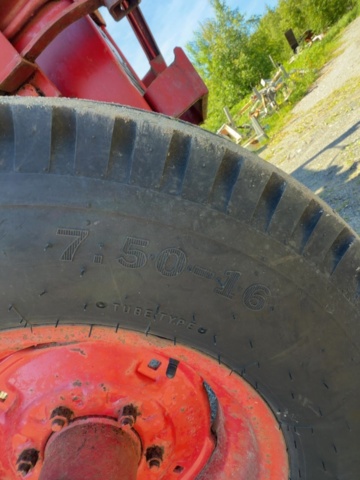 1529862-11 Traktor med lastare - Volvo BM T 500 H