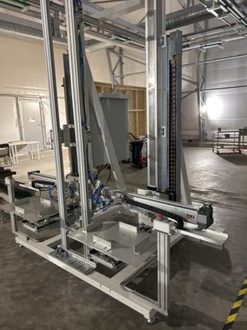 1504264-4 Planting robot for double cultivation tubes with control system