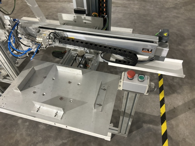 1504264-5 Planting robot for double cultivation tubes with control system