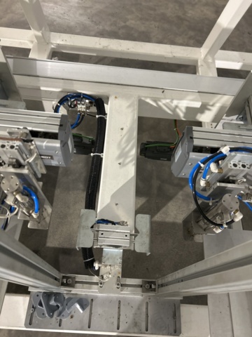 1504264-8 Planting robot for double cultivation tubes with control system