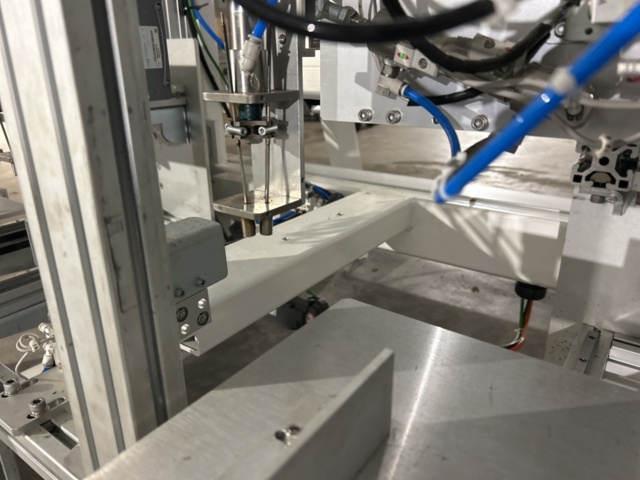 1504264-9 Planting robot for double cultivation tubes with control system