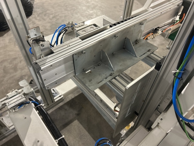 1504264-14 Planting robot for double cultivation tubes with control system