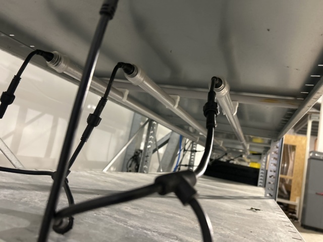 1504268-4 Plåthyllor 5 sektioner för sticklingsodling med LED-belysning