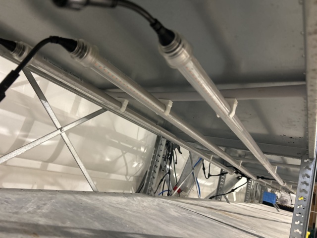 1504268-5 Plåthyllor 5 sektioner för sticklingsodling med LED-belysning