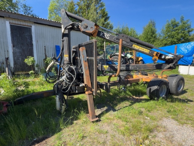 1529864-1 Skogsvagn med kran och grip - FTG K35