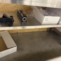 1504272-9 Samling med arbetsbänkar och hyllor