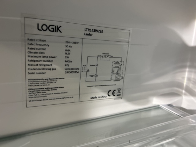 1504274-3 Kylskåp – Logik LTR143W23E