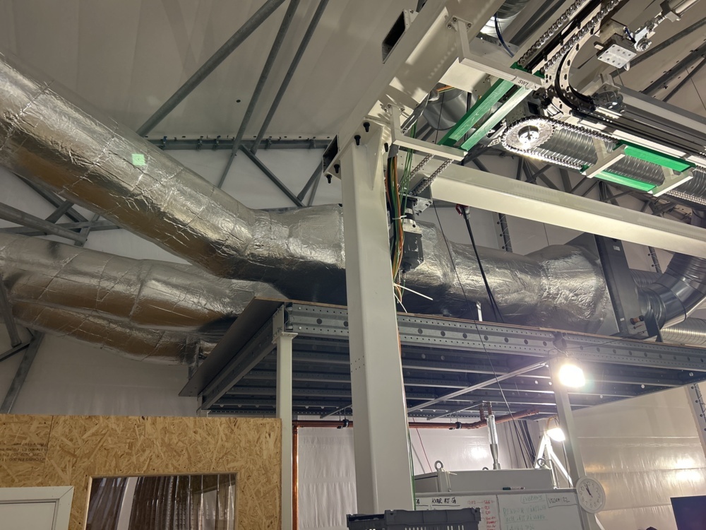 1504284-2 District heating system with ventilation and filter system for grow tents