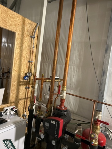 1504284-5 Fjärrvärmeanläggning med ventilations- och filtersystem för odlingstält