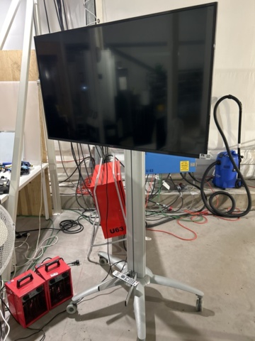 1504287-1 TV ca 44" med stativ - Sharp