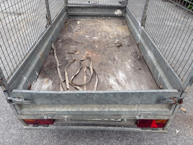 1464184-9 Grill trailer - Thule TGAB L0751