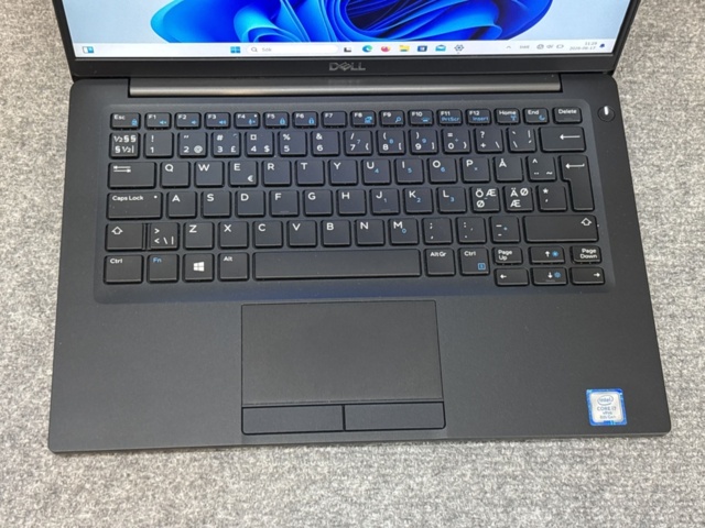 1511332-2 Laptop, Dell Latitude 7390 - 16GB / 256GB