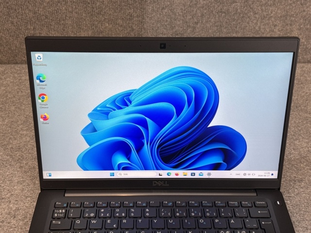 1511332-4 Laptop, Dell Latitude 7390 - 16GB / 256GB