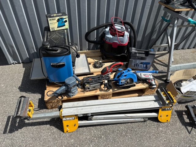 1535522-3 Saw table, planer and various tools - DeWalt, Ferm, Kärcher, etc.