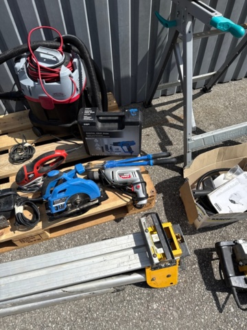 1535522-4 Saw table, planer and various tools - DeWalt, Ferm, Kärcher, etc.