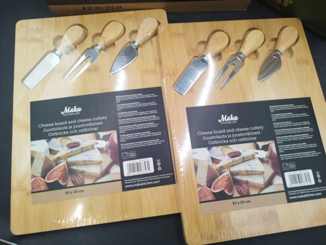 1537189-3 Serveringsartiklar - Maku, ostbrickor, skärbrädor
