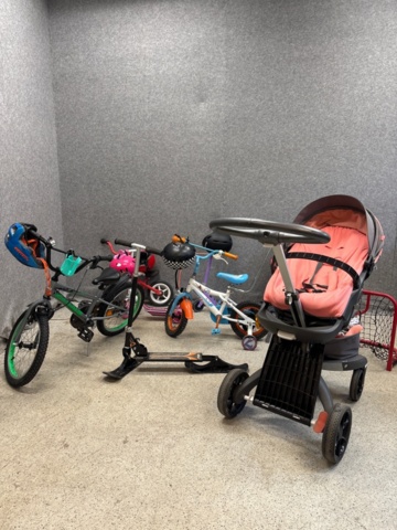 1535529-1 Stroller, bicycles, kickbikes, etc.