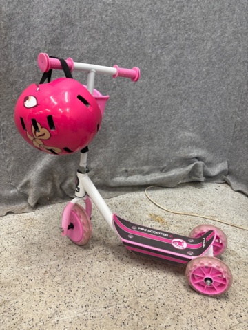 1535529-6 Stroller, bicycles, kickbikes, etc.