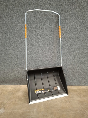 1543452-6 Snösläde med non stick-skopa 149,5 cm, Fiskars
