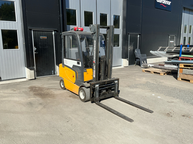 1543720-2 Electric forklift with charger - Jungheinrich EFG-Vac16 SP G-330ZZ