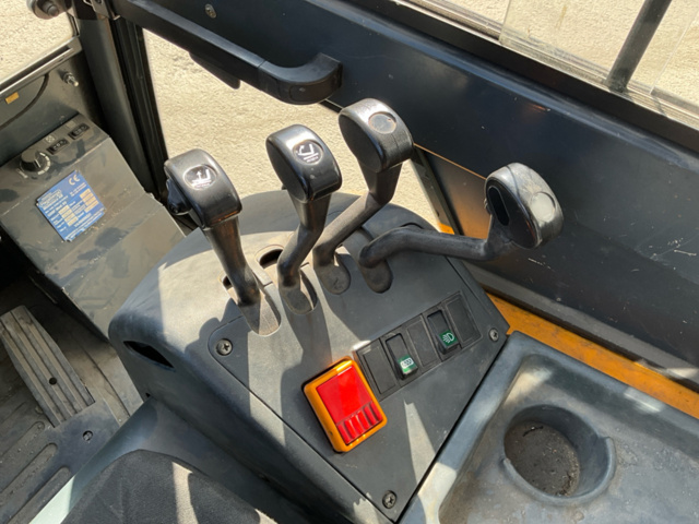 1543720-8 Electric forklift with charger - Jungheinrich EFG-Vac16 SP G-330ZZ