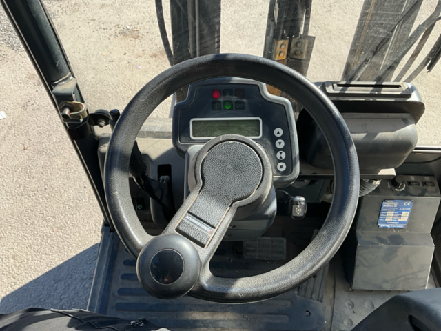 1543720-9 Electric forklift with charger - Jungheinrich EFG-Vac16 SP G-330ZZ