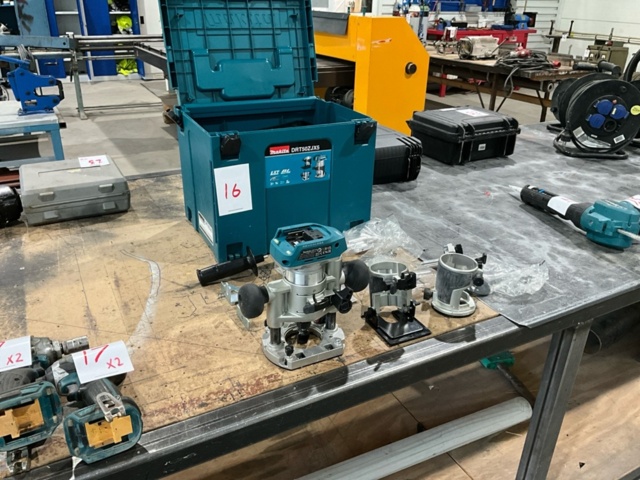 1543730-2 Kantfräs med tillbehör - Makita DRT50ZJX5
