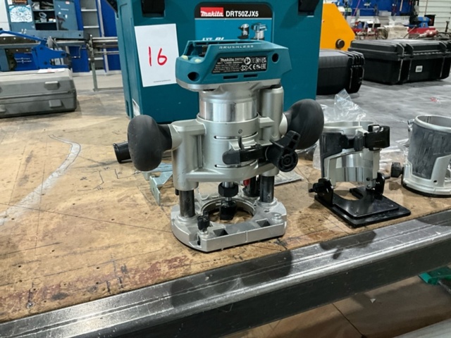 1543730-5 Kantfräs med tillbehör - Makita DRT50ZJX5