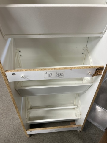 1535533-21 Soffa, hushållsartiklar, köksutrustning, m.m.