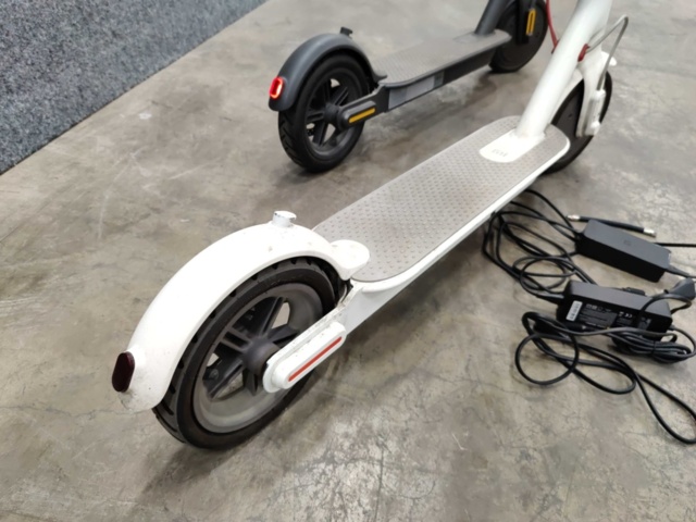 1543820-8 2 pcs Electric Scooters Ninebot M365