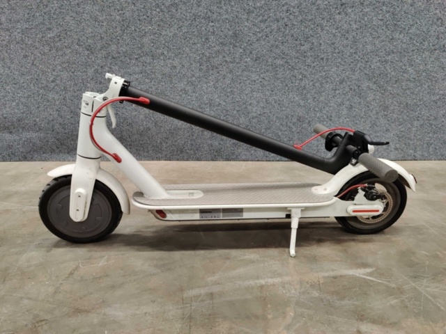 1543820-16 2 pcs Electric Scooters Ninebot M365