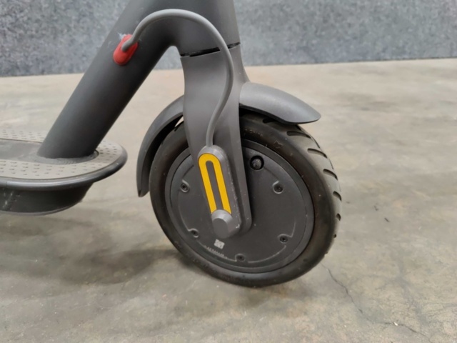 1543820-21 2 pcs Electric Scooters Ninebot M365