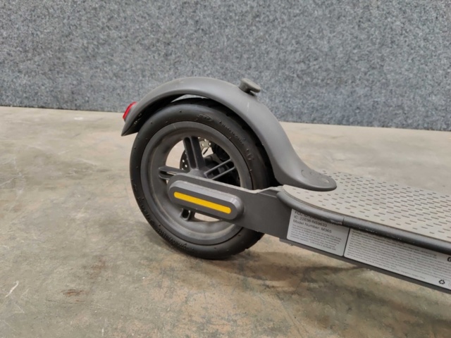 1543820-22 2 pcs Electric Scooters Ninebot M365