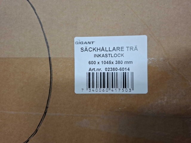 1544068-3 Säckhållare Gigant - Trä/inkastlock 600x1045x380mm