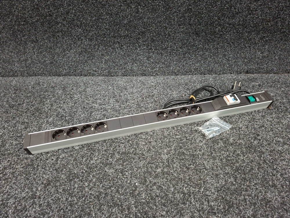 1544066-2 Energipanel Gigant 870 - 8 uttag