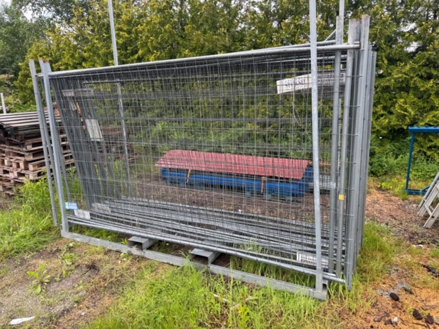 1405692-7 UPPDATERING*Byggstängsel / byggstaket – komplett parti