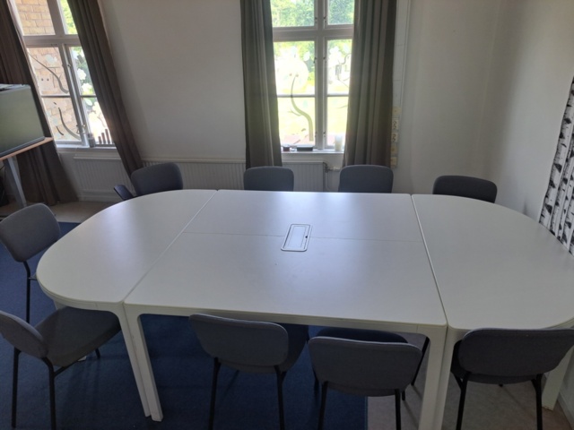 1544634-2 Conference table with chairs
