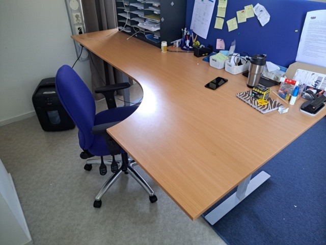 1544636-1 Office furniture