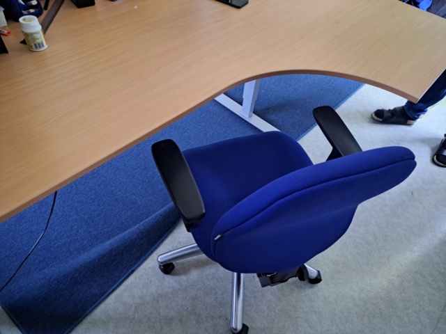 1544636-3 Office furniture