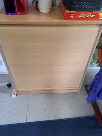 1544636-8 Office furniture