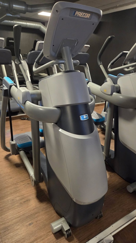 1475352-1 Crosstrainer/AMT - Precor 885 med P80-skärm