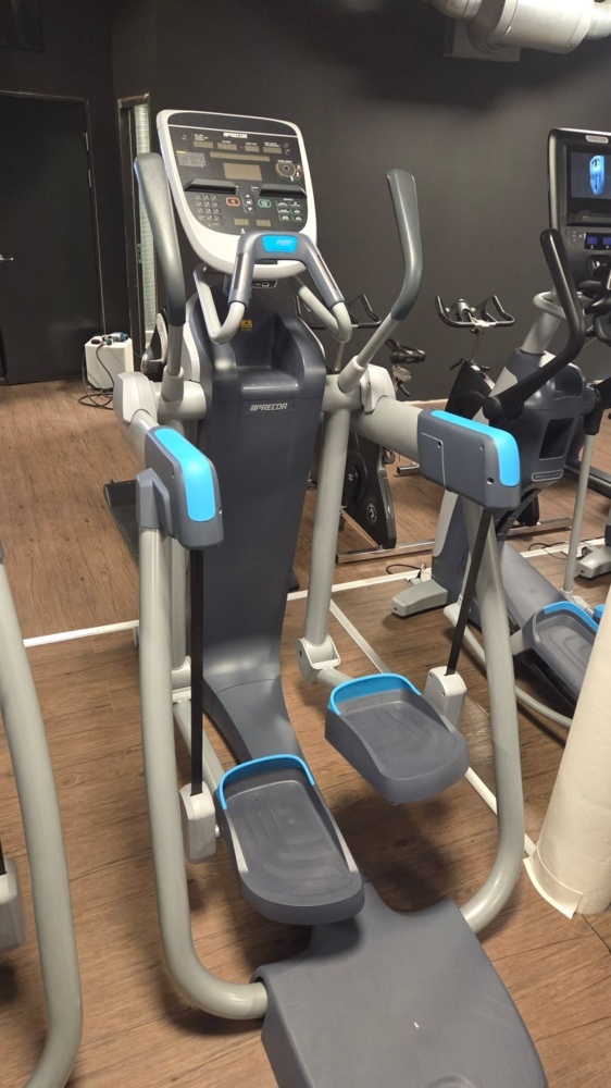 1475352-2 Crosstrainer/AMT - Precor 885 med P80-skärm
