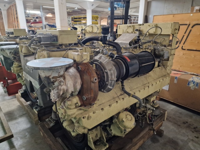 1524770-1 Marin dieselmotor V12 - Deutz TBD 616 V12